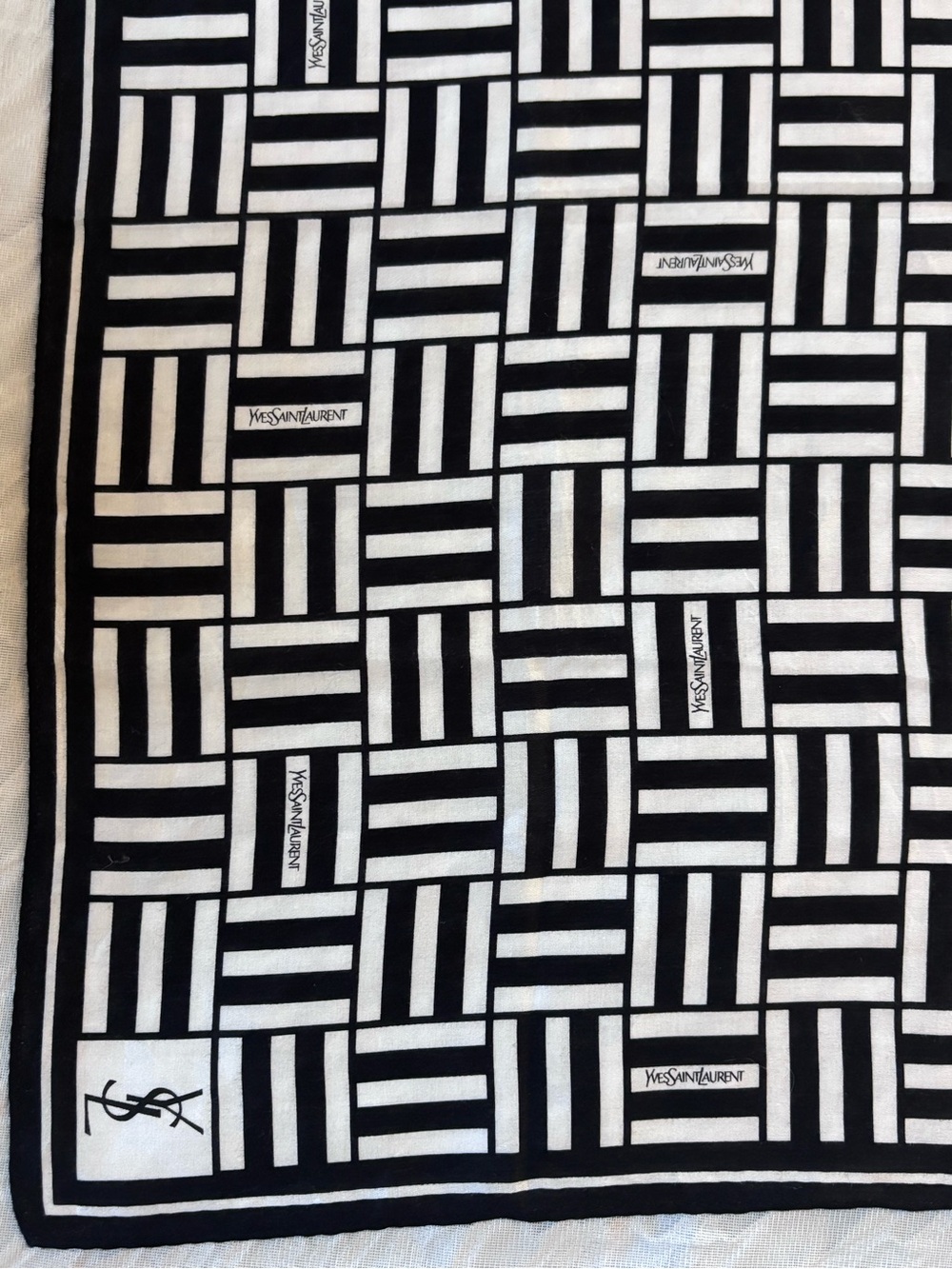 Authentic YSL Black & White Geometric Cotton Scarf - Picture 3 of 4